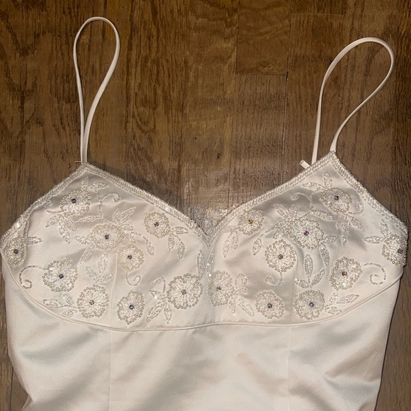 White formal dress - Picture 1 of 5